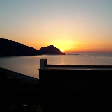 Semesterbostad Sweet House Of The Flowers *