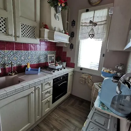 Semesterbostad Sweet House Of The Flowers *